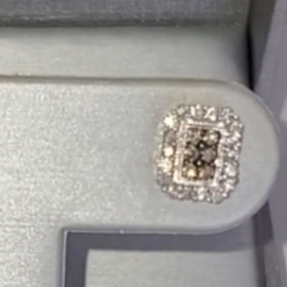 10K White Gold Earrings - Picture 10 of 10